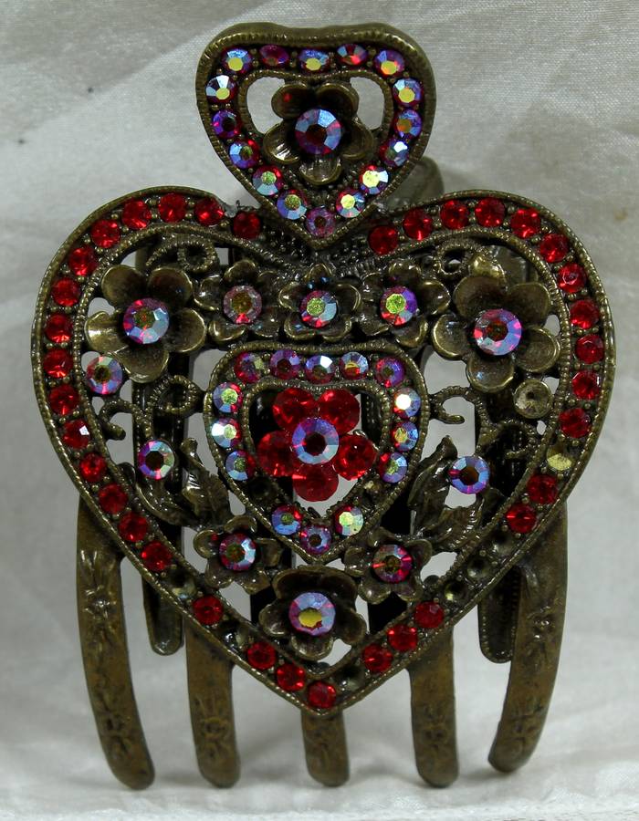 Heart shaped diamante heart shaped hair clip