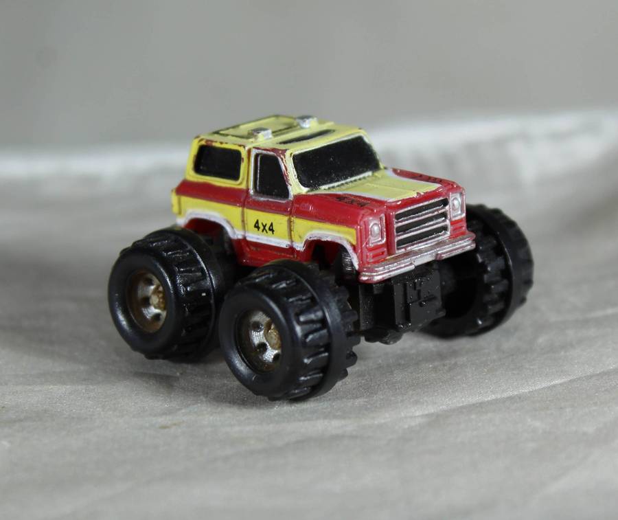 Micro Machines - Galoob - (1987) - Chevy Blazer monster truck