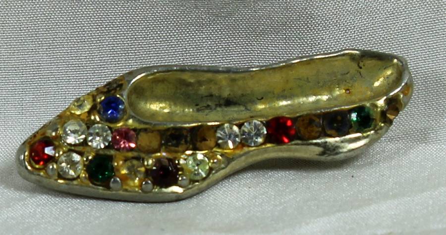 Diamante slipper broach