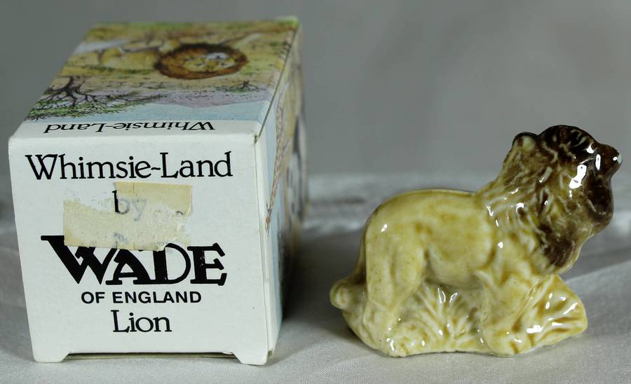 Wade Whimsie - Lion with box
