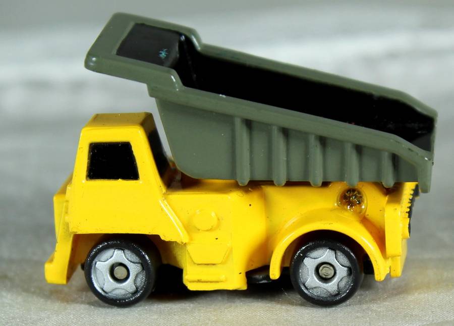 Micro Machines - Charm Max - Yellow Dump Truck