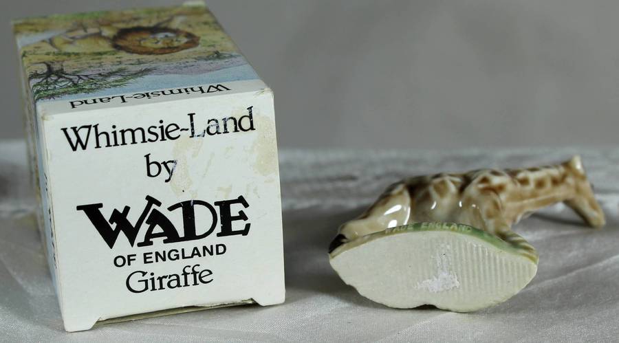 Wade Whimsie - Giraffe in box