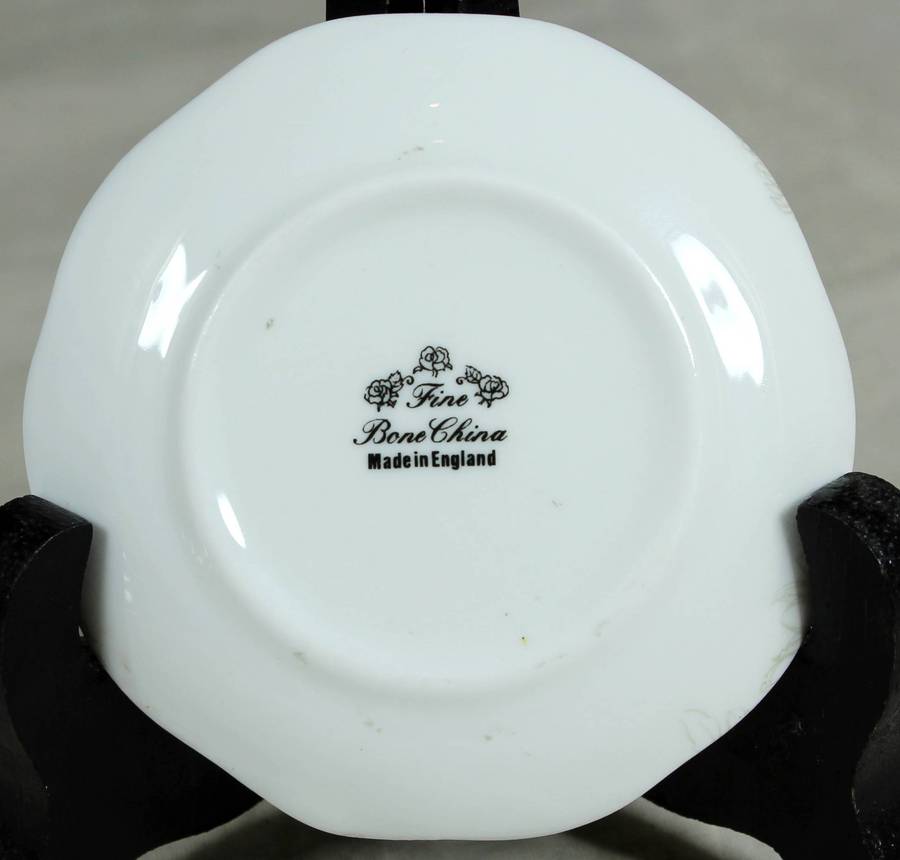 Small display plate - Fine bone China - Tortoise shell butterfly