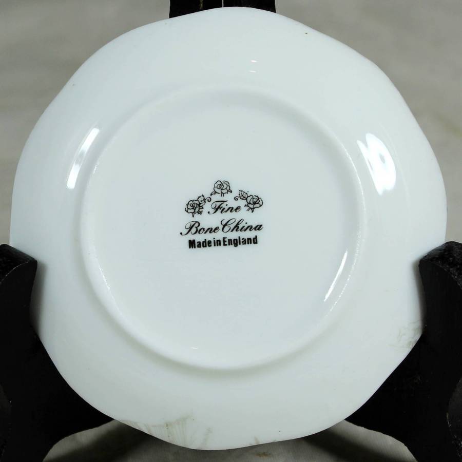 Small display plate - Fine bone China - Peacock butterfly