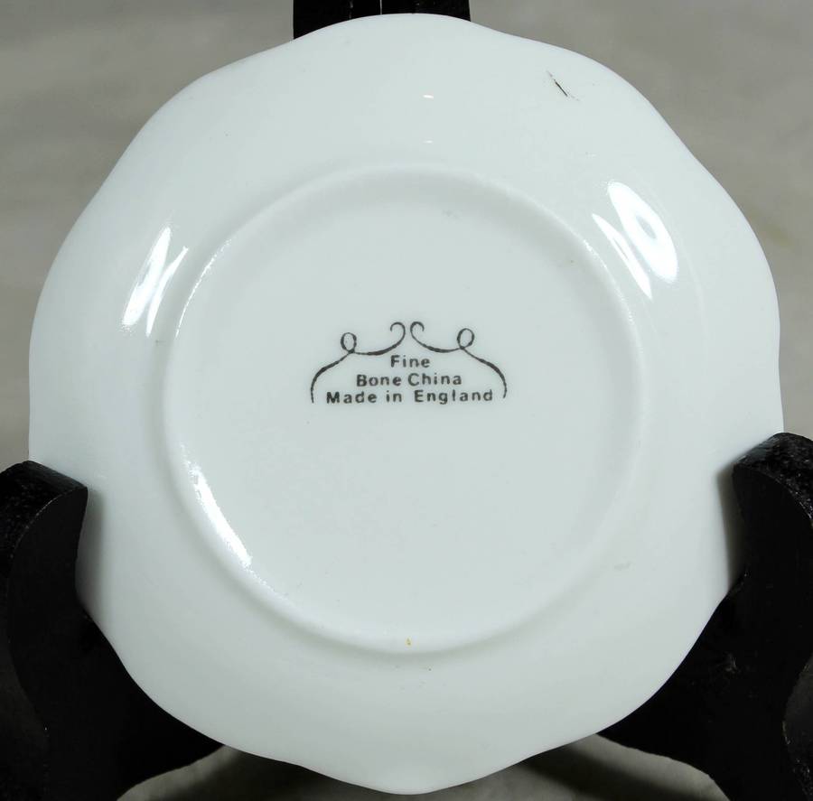 Small display plate - Fine bone China - Monarch butterfly