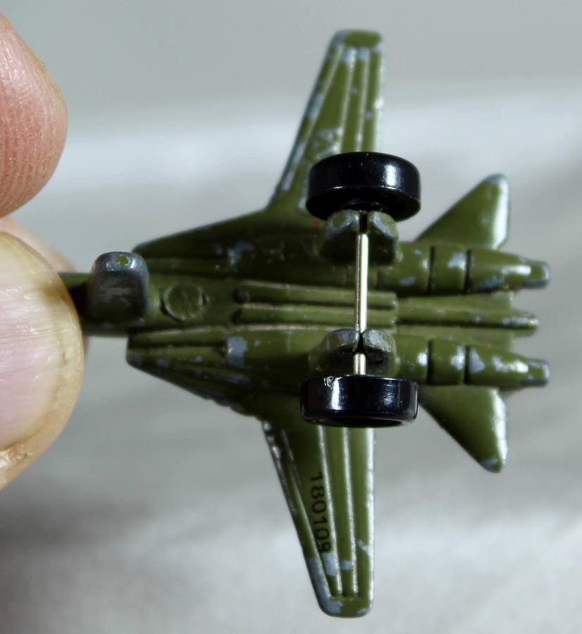Micro metal - fighter jet
