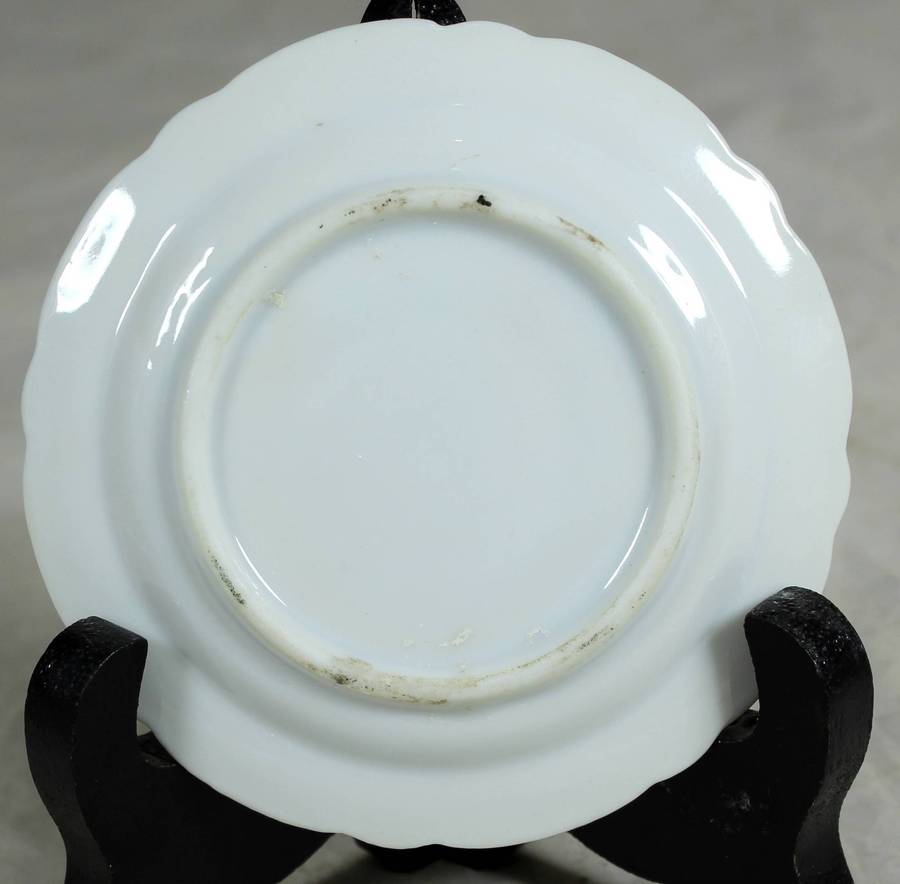 Small display plate - Victorian scene