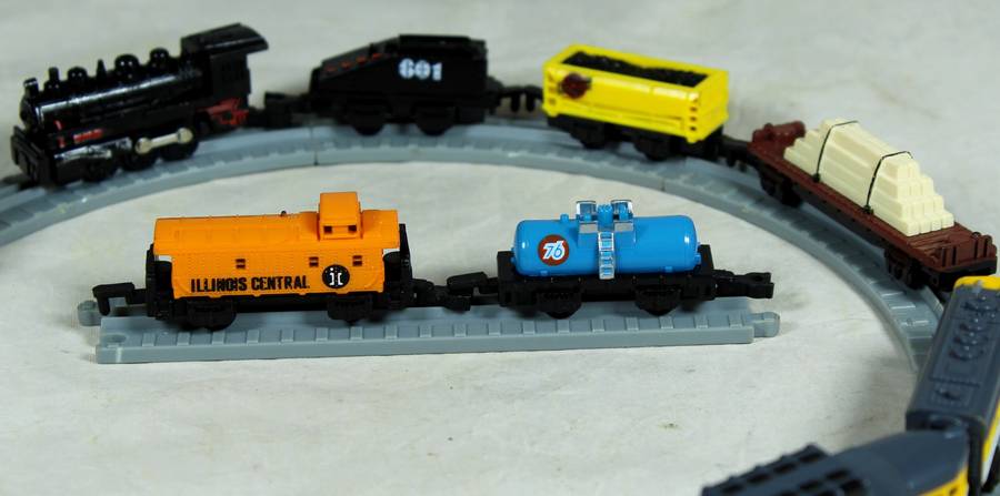 Micro Machines - Galoob - Train set with 2 sets of trains