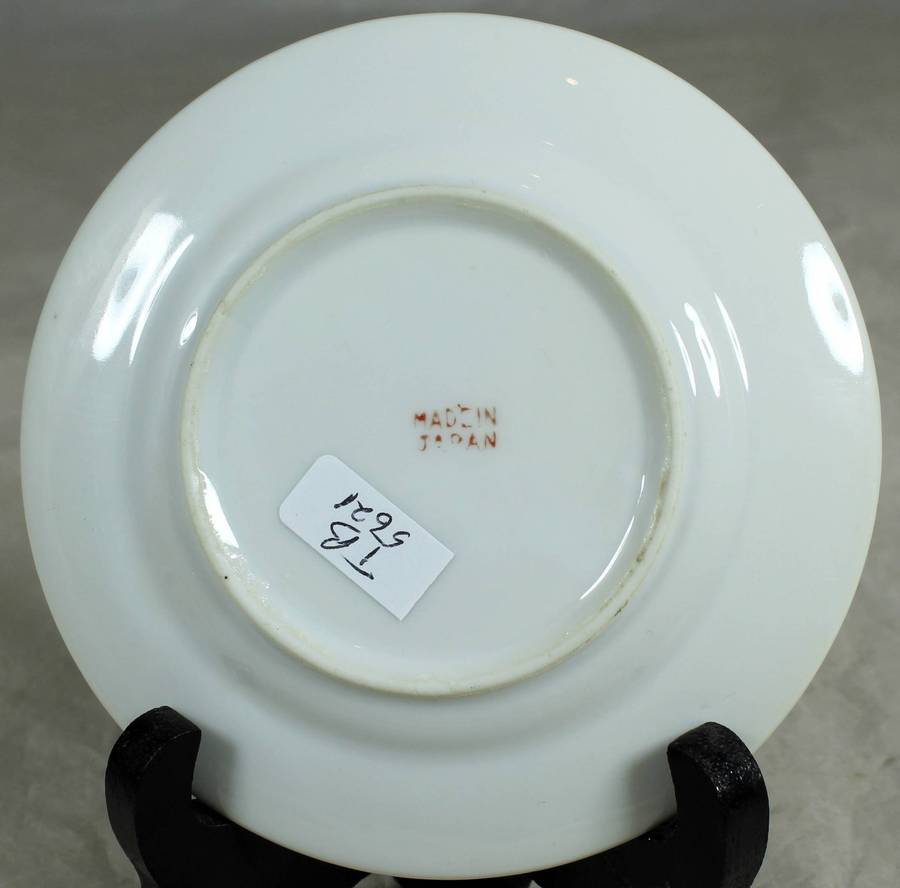 Small display plate - Made in Japan - Little girl dancing in the flowers