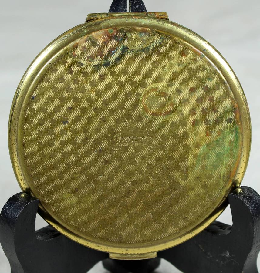 Powder compact - Straton with birds on red background