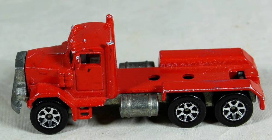 Hotwheels - 1979 Peterbilt Semi-Truck