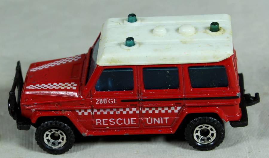 Matchbox - Mercedes-Benz 280GE Rescue unit
