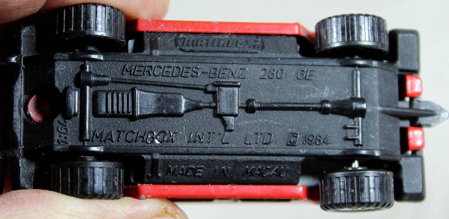 Matchbox - Mercedes-Benz 280GE Rescue unit