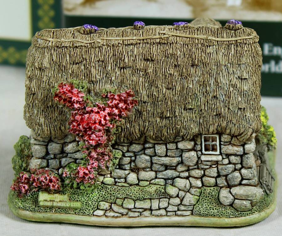 Lilliput Lane - Culloden Cottage - With Deeds certificate - Boxed
