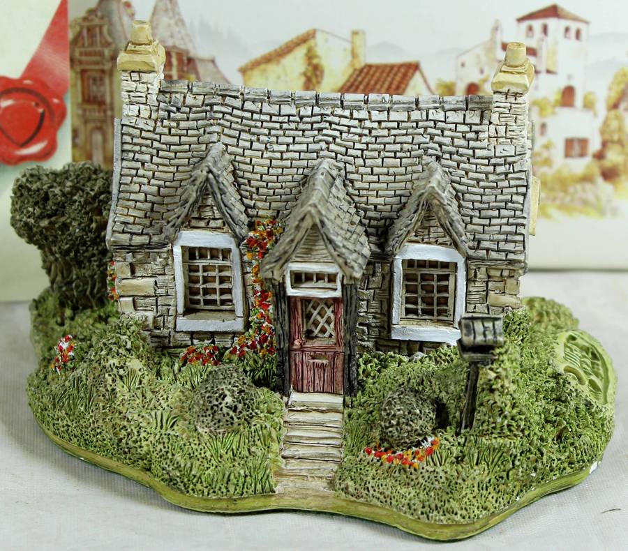 Lilliput Lane - Carrick House - With Deeds certificate - Boxed