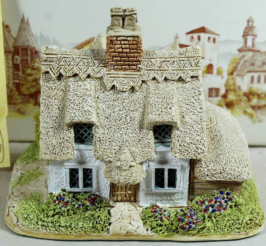 Lilliput Lane - Clare Cottage - With Deeds certificate - Boxed