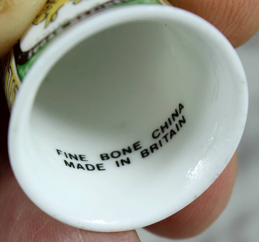 Advertising thimble - Lyles golden syrup