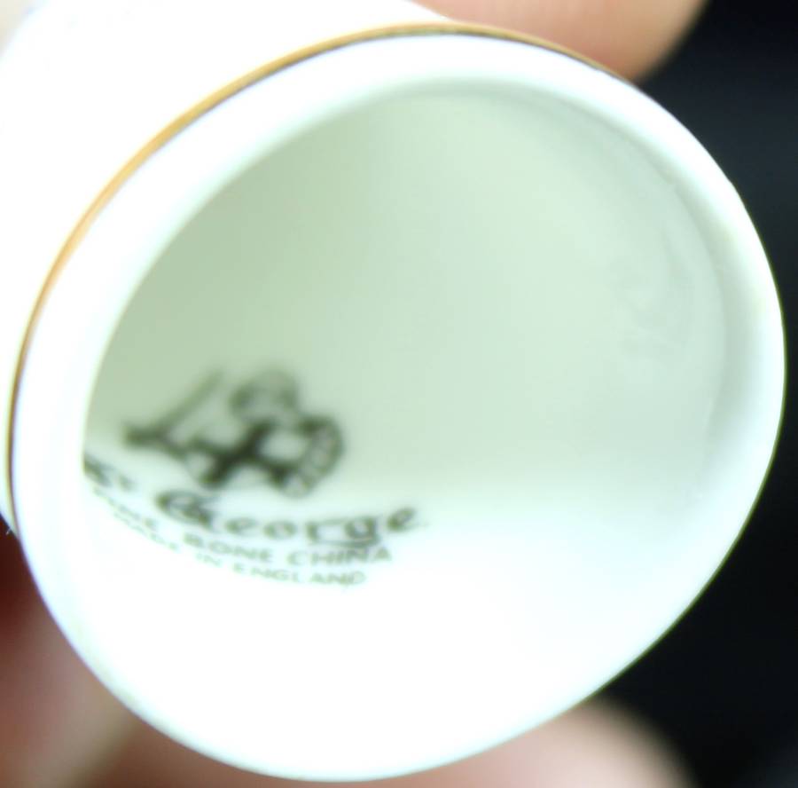 Royalty Thimble - St George - Queen Elizabeth II