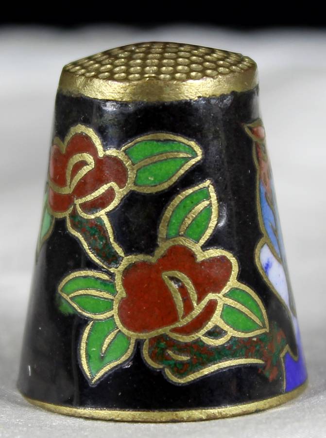 Cloisonne Thimble - Embossed Pair of Birds
