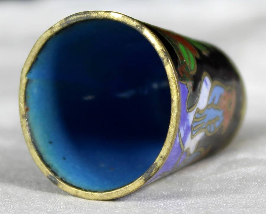 Cloisonne Thimble - Embossed Pair of Birds