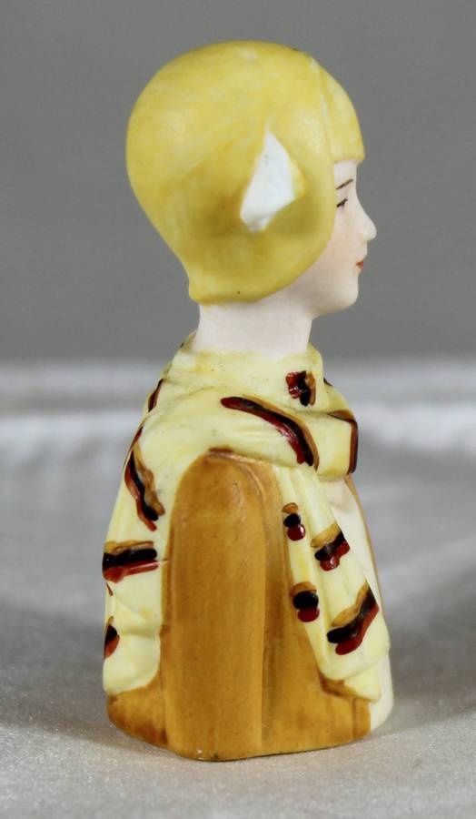 Avon American Fashion Lady Thimble