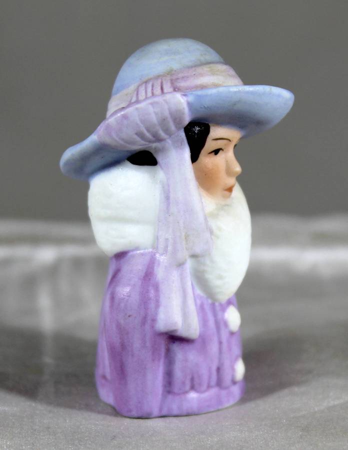 Avon American Fashion Lady Thimble