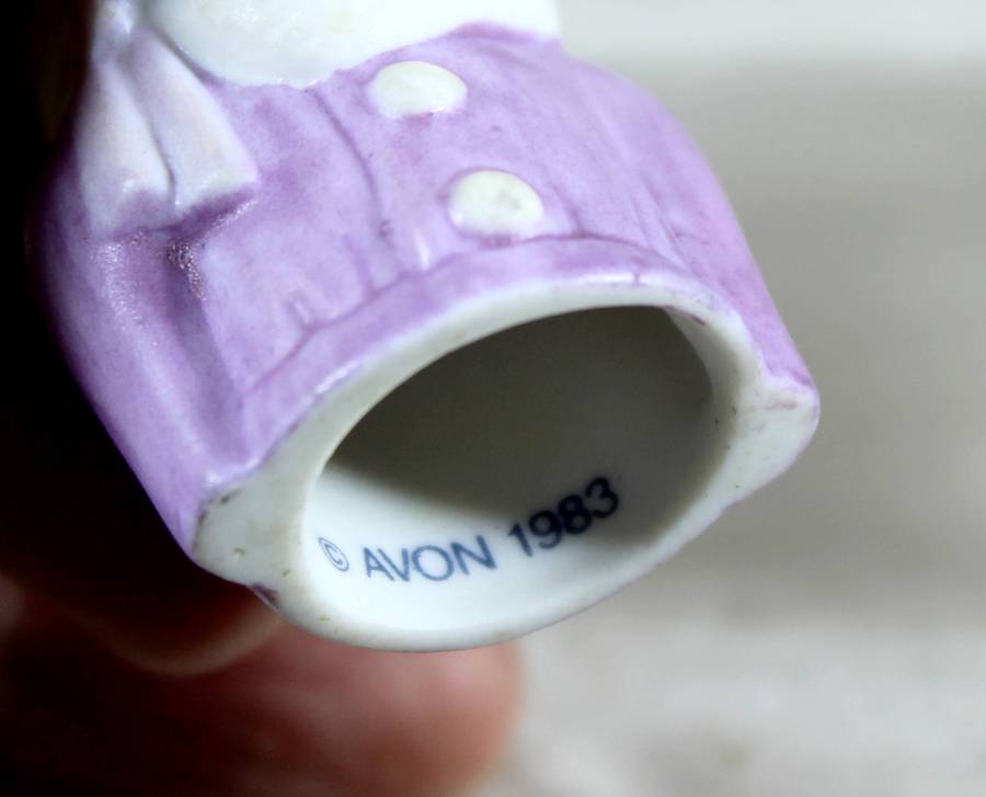 Avon American Fashion Lady Thimble