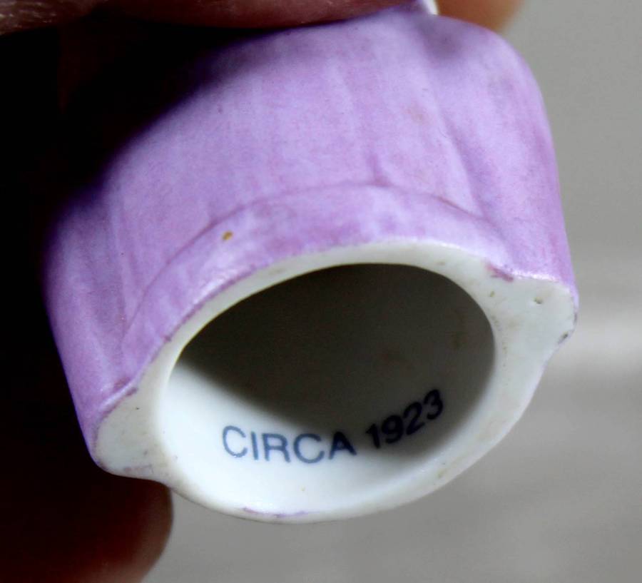 Avon American Fashion Lady Thimble