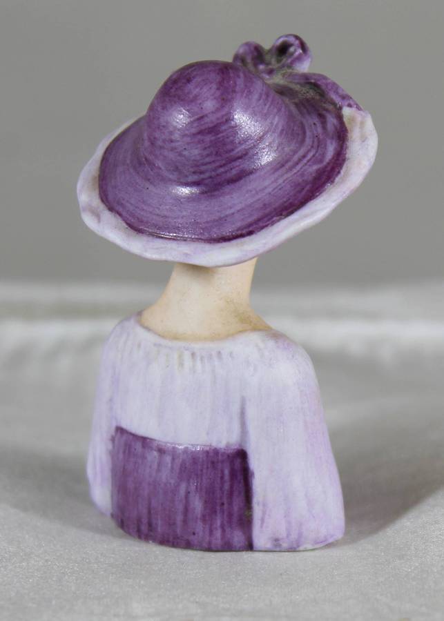 Avon American Fashion Lady Thimble