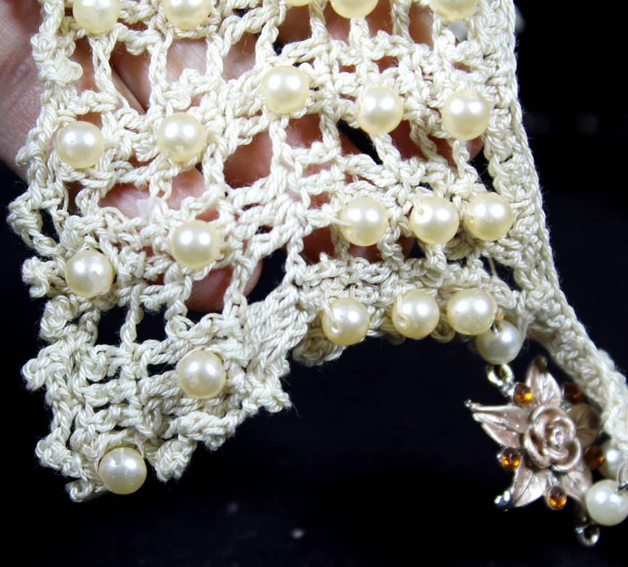 Costume Jewelry - Vintage Crochet Necklace with Pearls