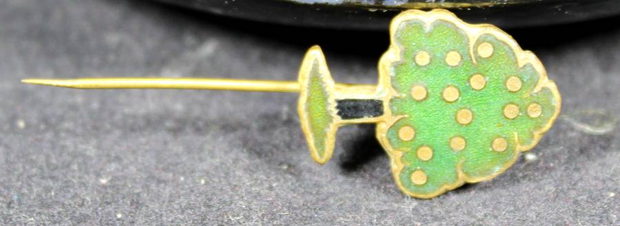 costume jewelry - tree  lapel pin