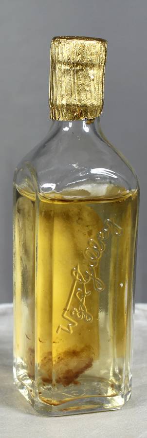 Mini liquor bottle - Gilbeys - Lemon gin liqueur