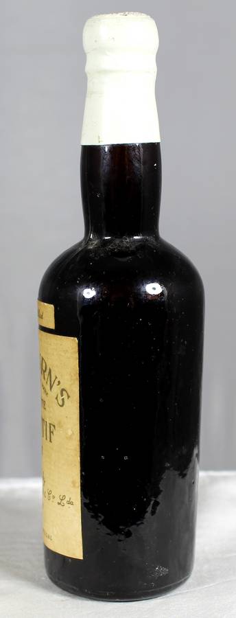 Mini liquor bottles - Cockburns's port