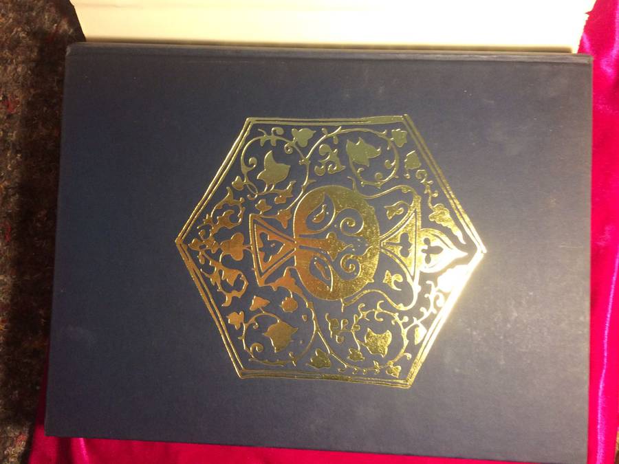 World Ceramics: An Illustrated History - Robert J. Charleston (1972 Large Format Hardcover)