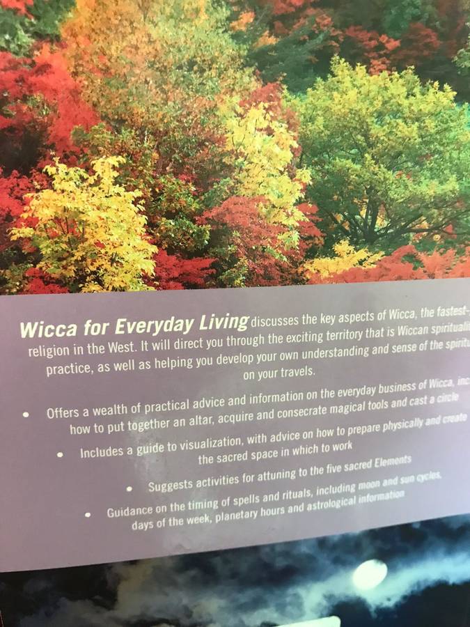 Wicca for Everyday Living: The Definitive Guide to Magic and the Craft - Ann-Marie Gallagher