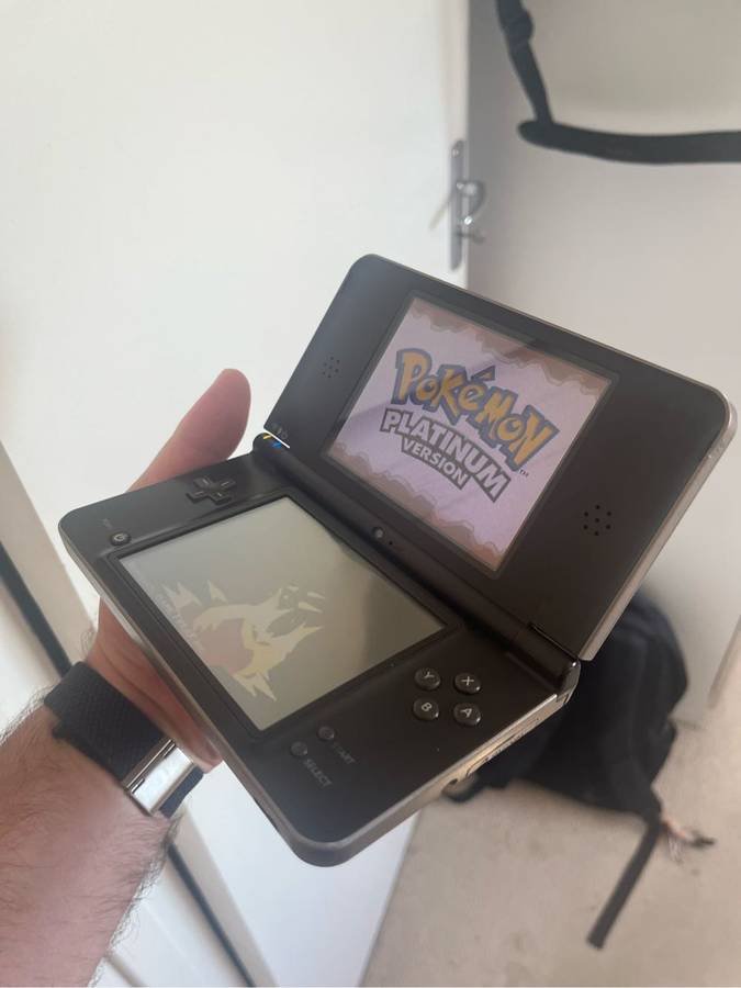 Nintendo Dsi XL - modded 200+ games