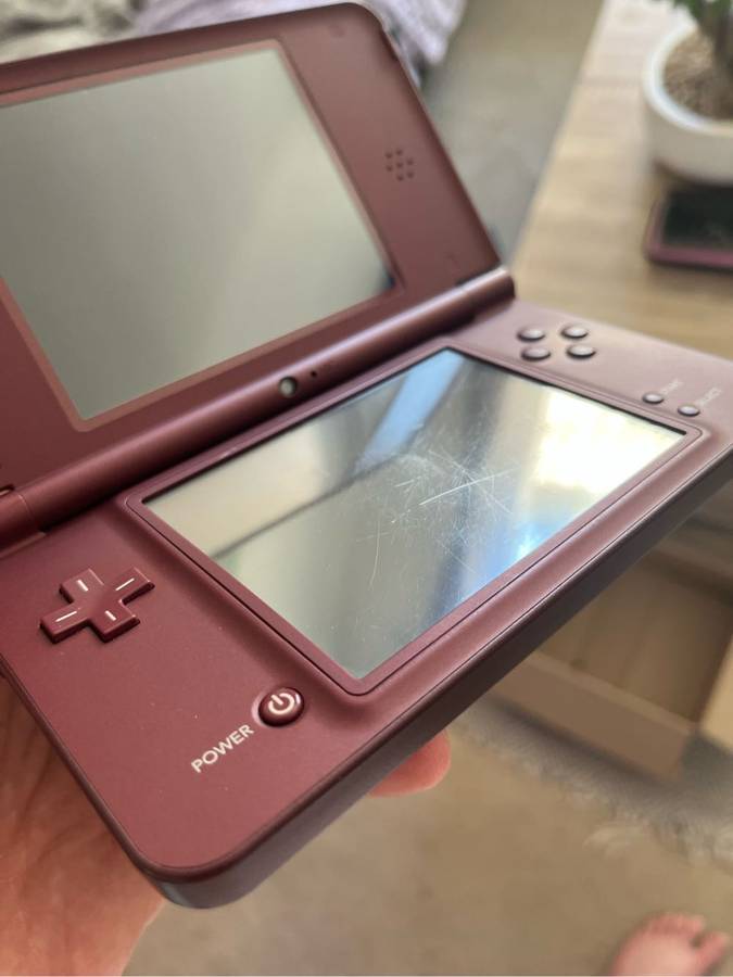 Nintendo DSi XL - modded 200+ games
