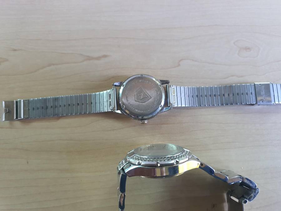 Lot off 4 watches, for repairs, or parts.