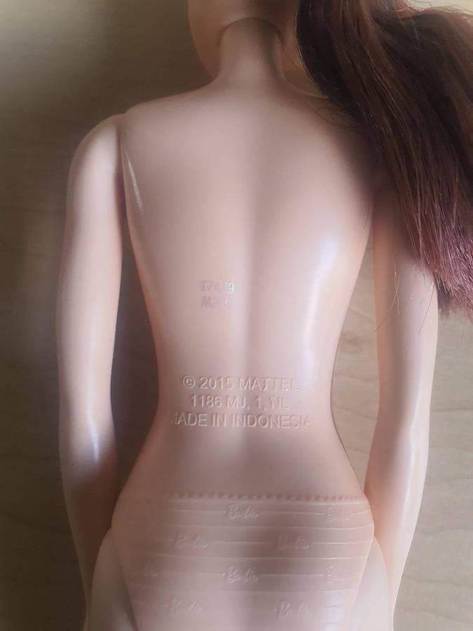 2015 Mattel 1186 MJ 1 NL Barbie Doll Brown hair