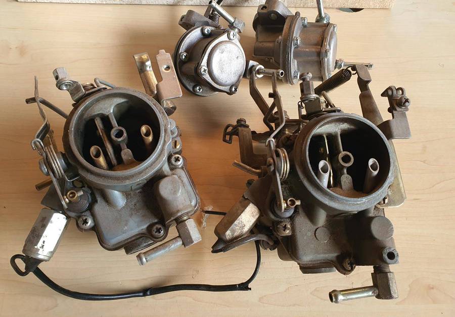 Nissan 1400 Carburetor and fuel pump lot