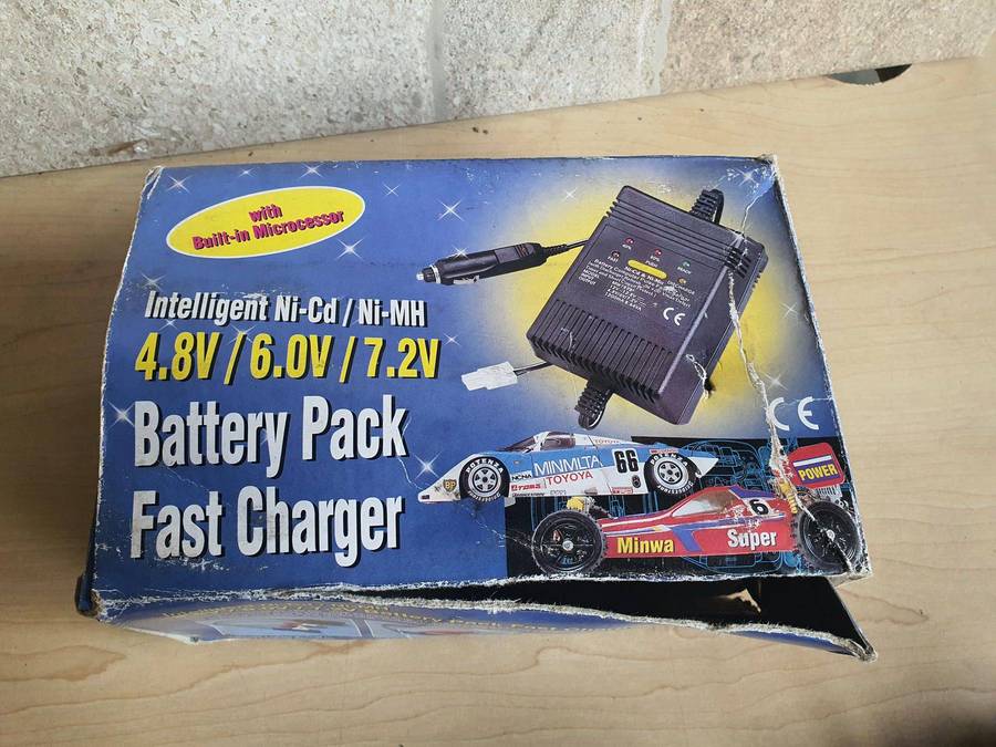 Intelligent Ni-Cd Ni-MH Charger 4.8, 6.0 and 7.2V using Car cigarette lighter 12Vdc Plug.