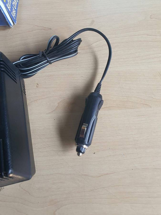 Intelligent Ni-Cd Ni-MH Charger 4.8, 6.0 and 7.2V using Car cigarette lighter 12Vdc Plug.