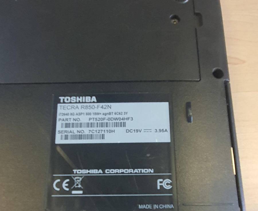 Toshiba TECRA R850-F42N Laptop for Spares NOT Working.