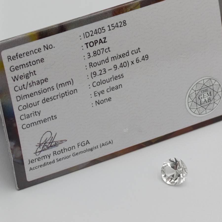 Colourless Topaz of 3.8 carat Round mixed cut with Gemlab certificate