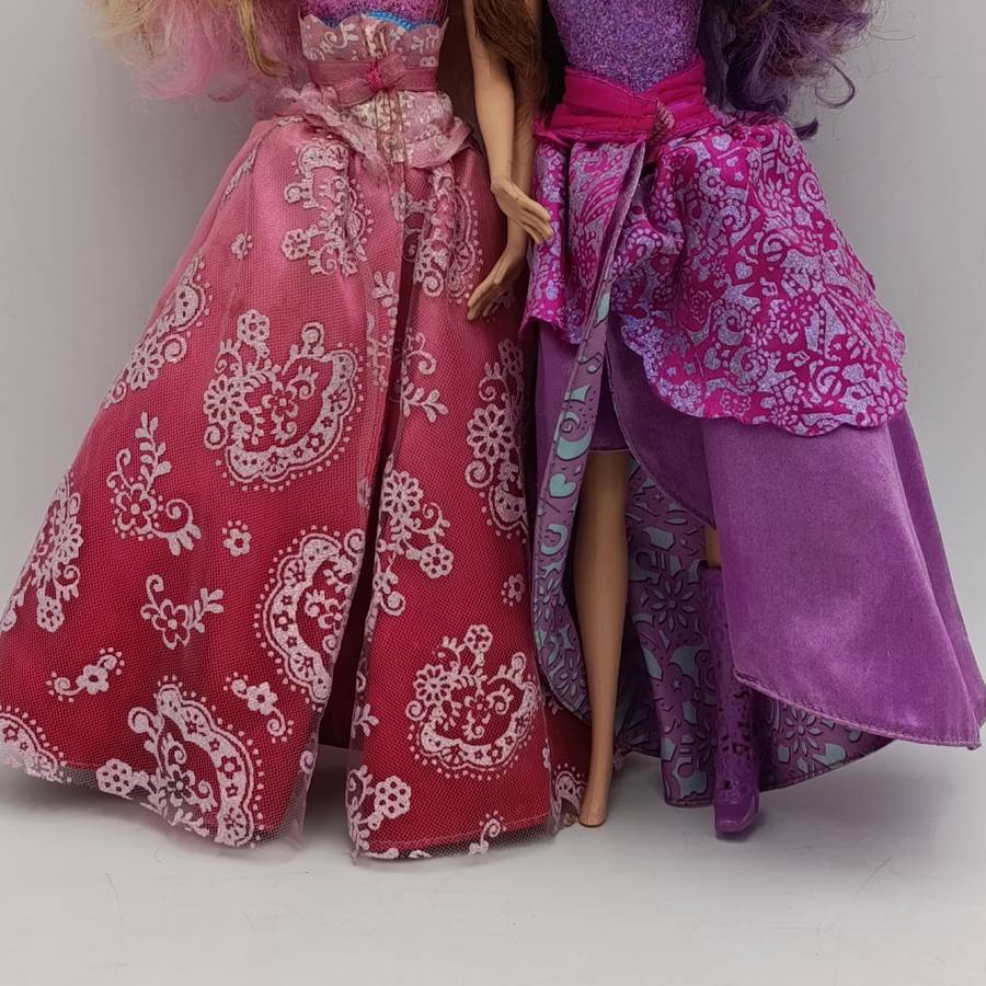 Barbie The princess and the popstar - Tori and Keira - one shoe missing