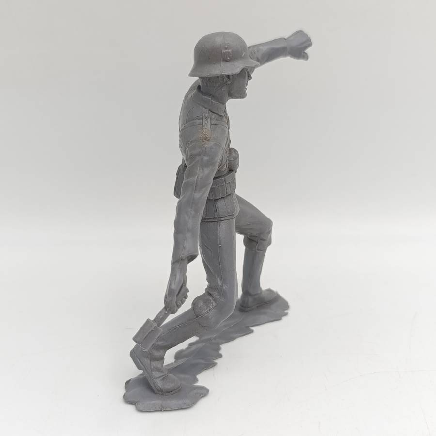 Marx Toys WW2 German toy soldier - 6 inch
