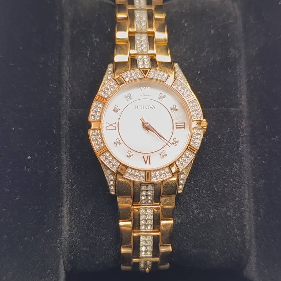 Bulova Rose Tone Crystal ladies watch in box - excellent working condition