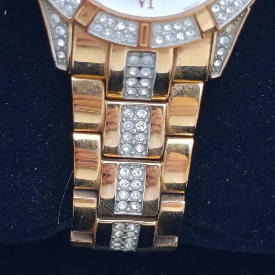 Bulova Rose Tone Crystal ladies watch in box - excellent working condition