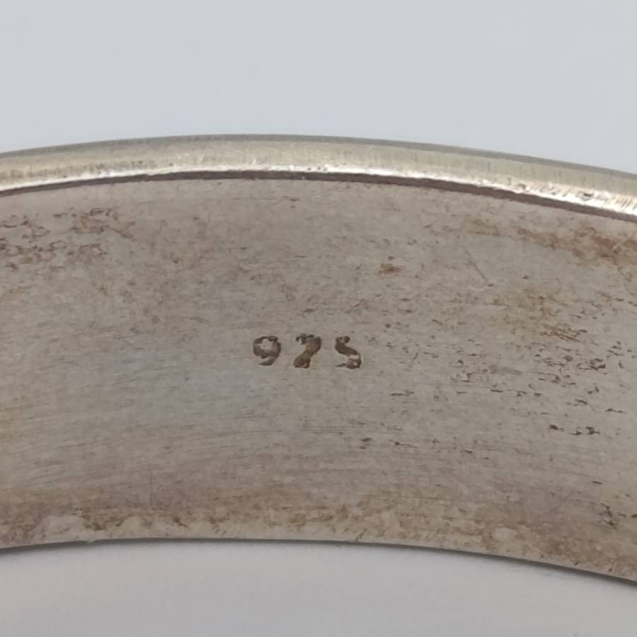 Beautiful Sterling Silver bangle - weighs 35.3g