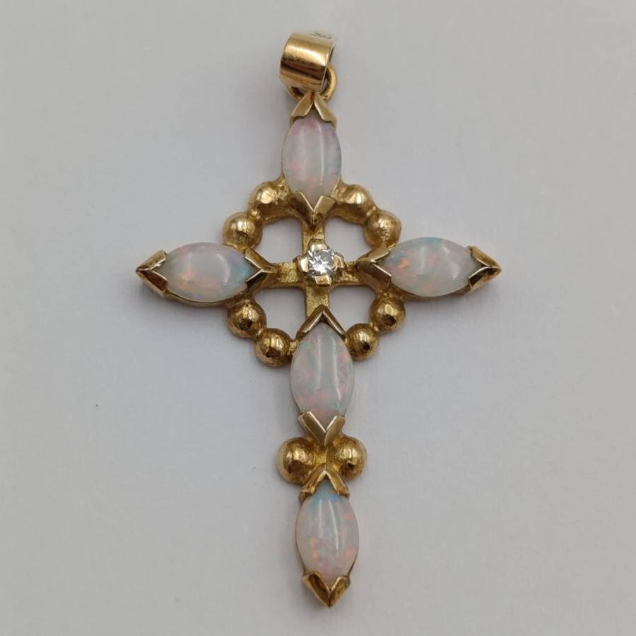 9kt Gold cross pendant with opals and small diamond - weighs 1.3g